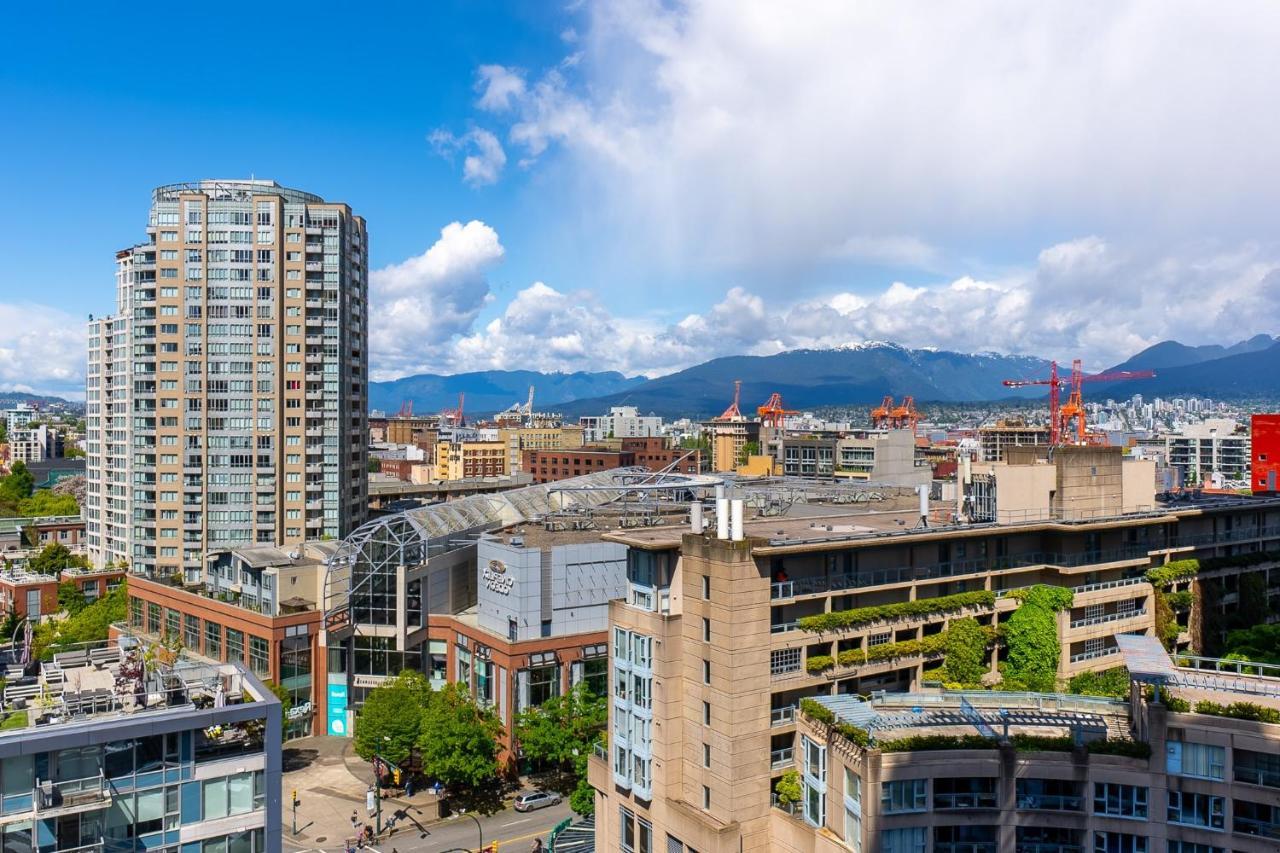 Stunning 2 Bedroom Condo With Downtown Views!!! バンクーバー エクステリア 写真