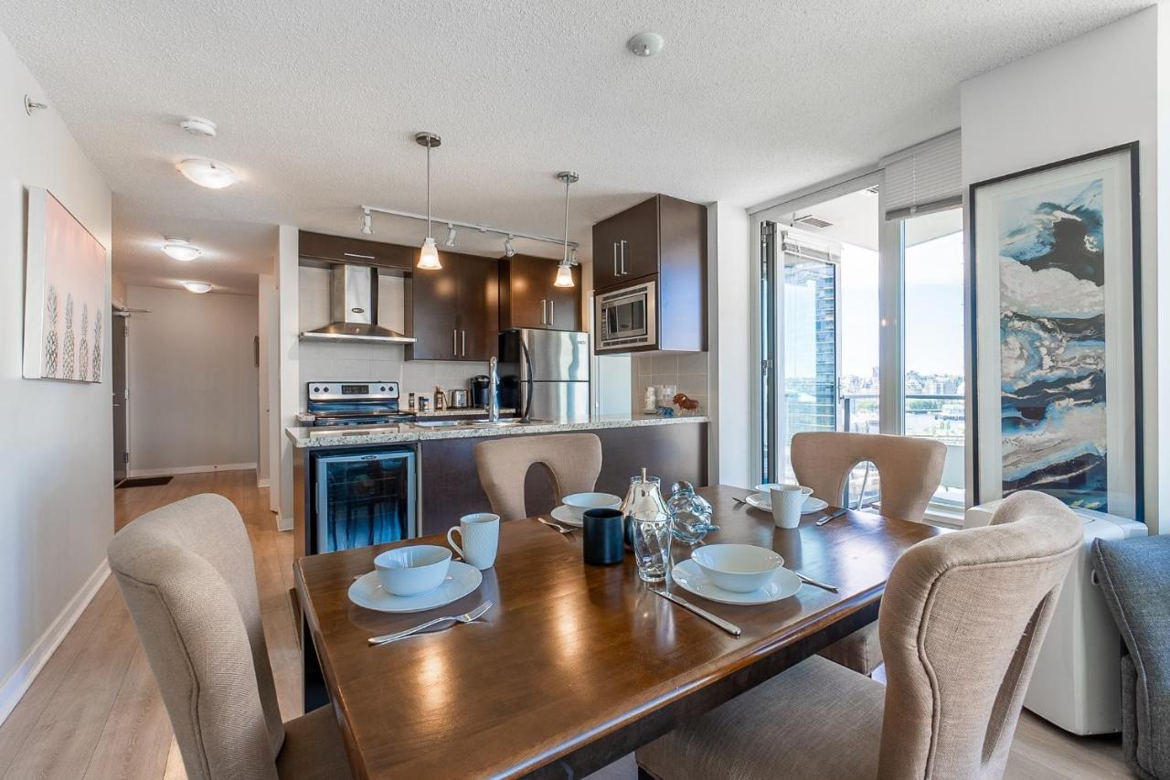 Stunning 2 Bedroom Condo With Downtown Views!!! バンクーバー エクステリア 写真